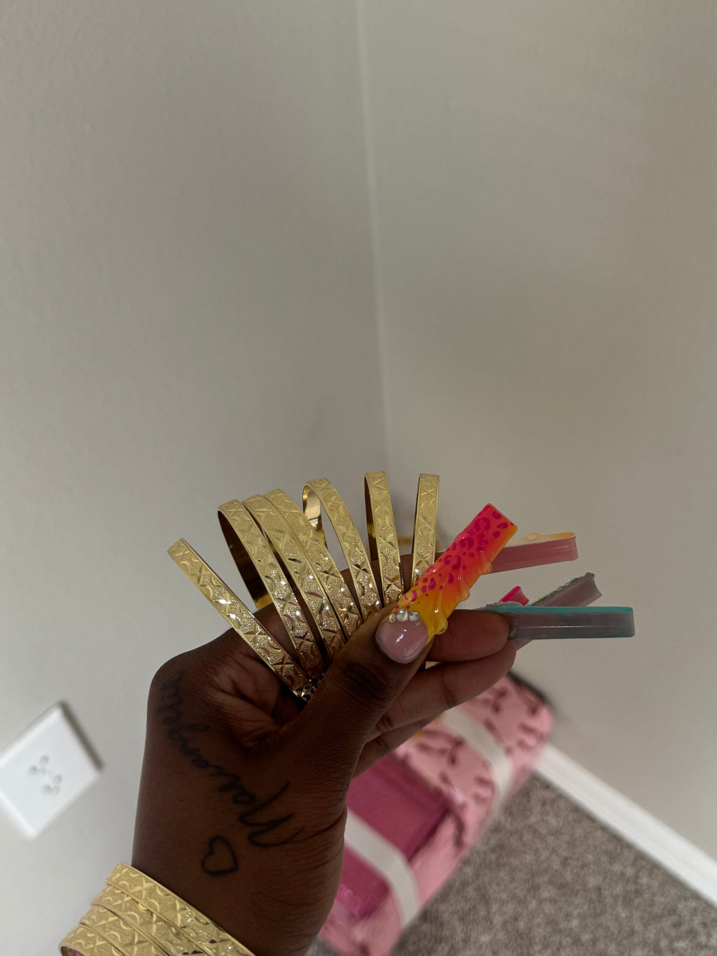 𝐈𝐭 𝐆𝐢𝐫𝐫𝐥 𝐁𝐚𝐧𝐠𝐥𝐞𝐬 (𝟒 𝐩𝐚𝐜𝐤)